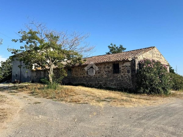 casale in vendita a Tuscania
