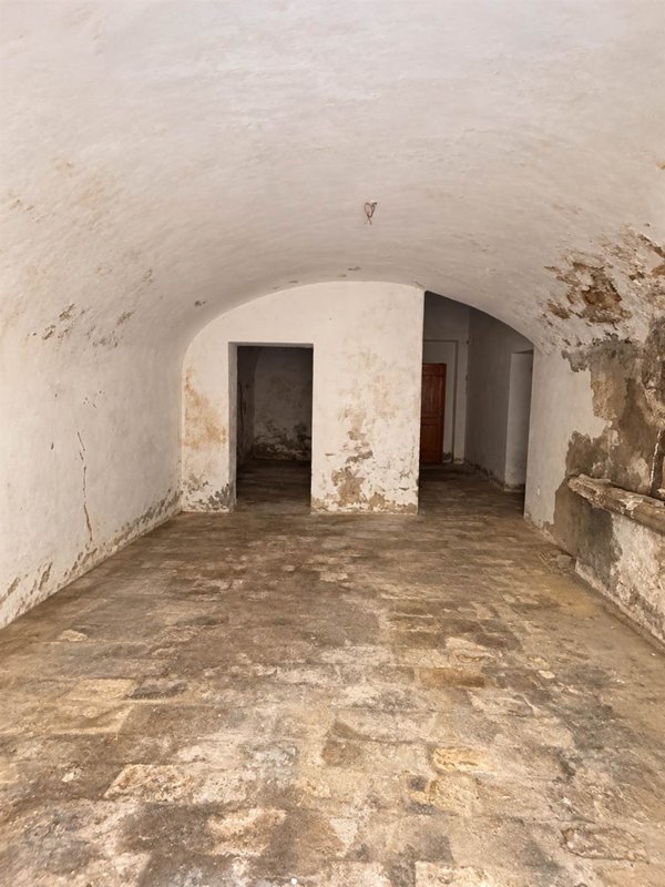 locale di sgombero in vendita a Tuscania