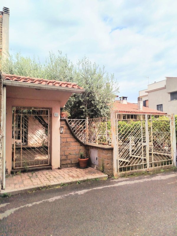 casa indipendente in vendita a Tuscania