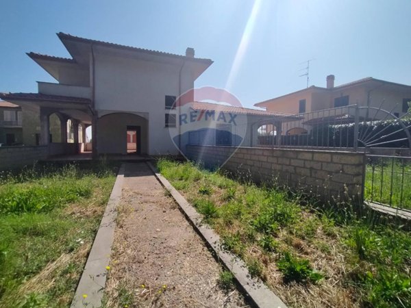 casa indipendente in vendita a Valentano