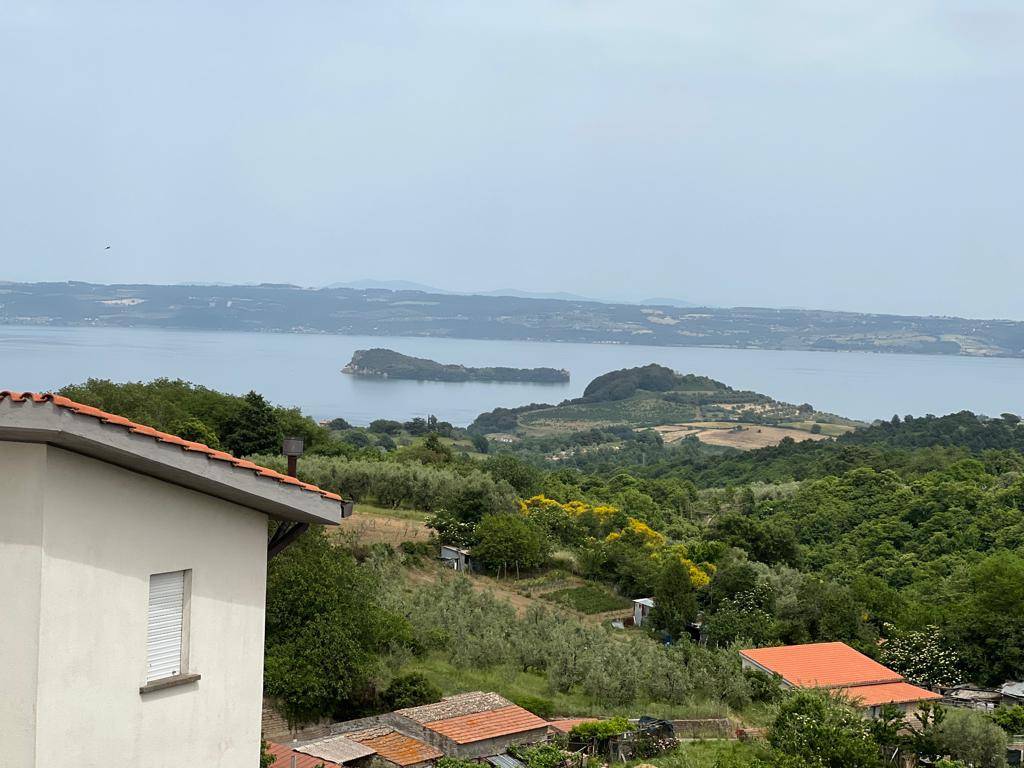 appartamento in vendita a Valentano in zona Villa delle Fontane