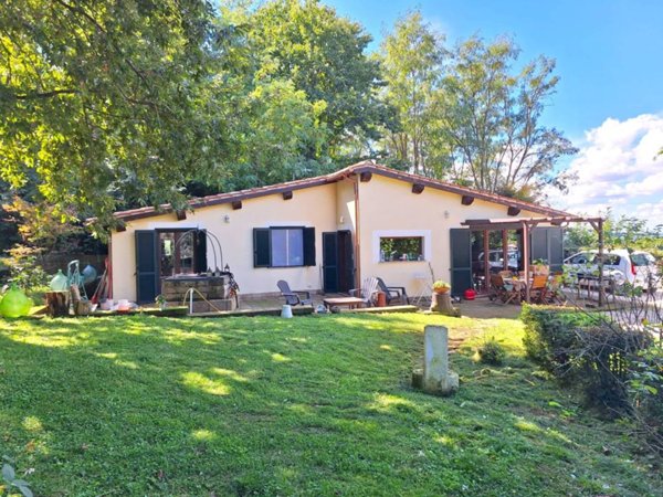 casa indipendente in vendita a Valentano