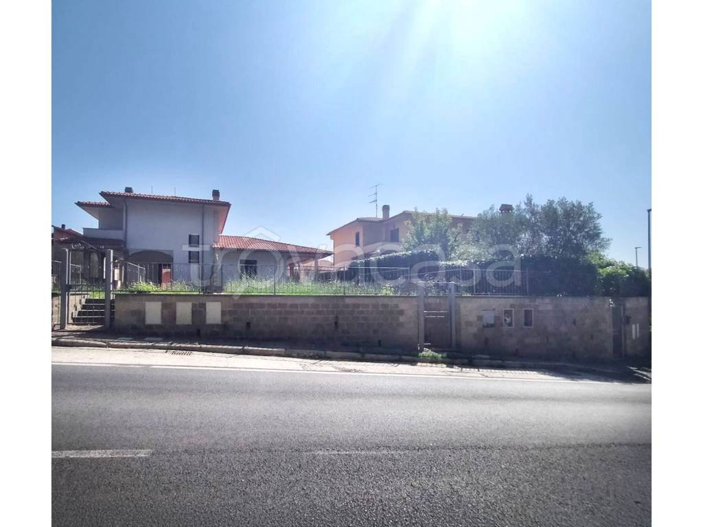 casa indipendente in vendita a Valentano