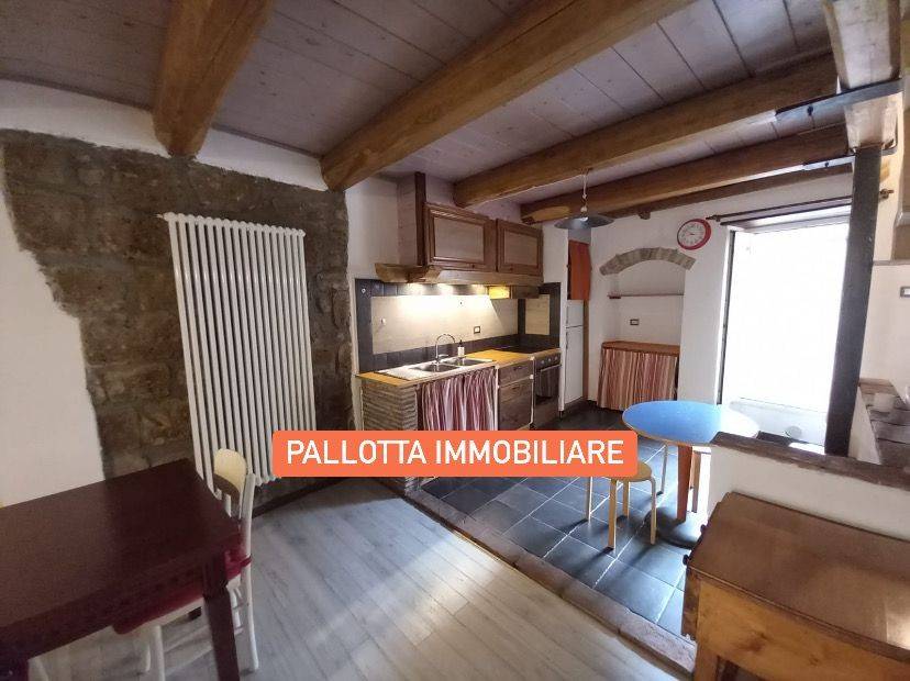 casa indipendente in vendita a Valentano