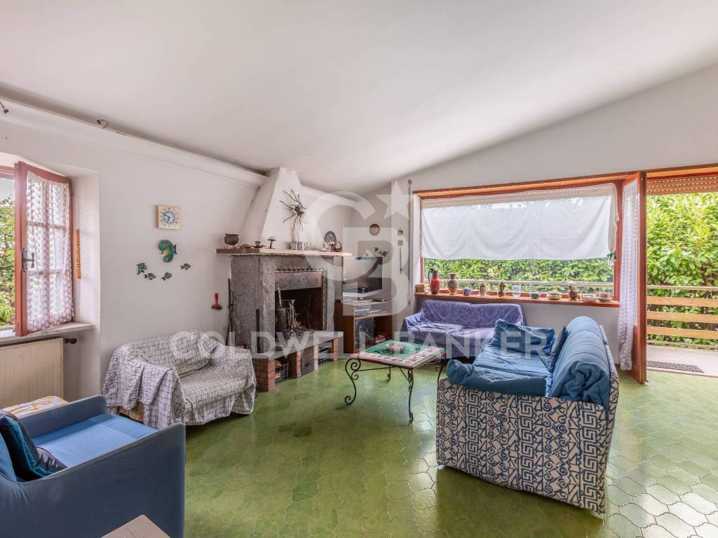 casa indipendente in vendita a Valentano