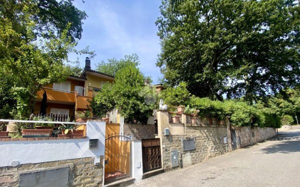 casa indipendente in vendita a Valentano