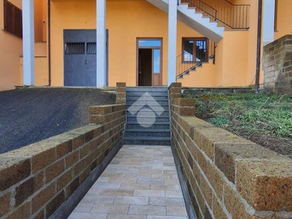 casa indipendente in vendita a Valentano