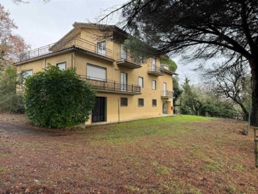 casa indipendente in vendita a Valentano