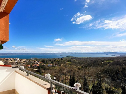 casa indipendente in vendita a Valentano