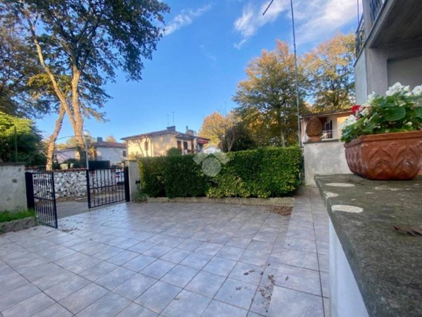 casa indipendente in vendita a Valentano