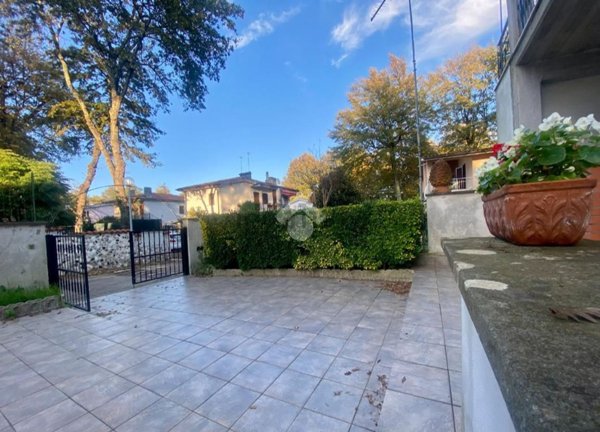 casa indipendente in vendita a Valentano