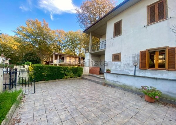 casa indipendente in vendita a Valentano