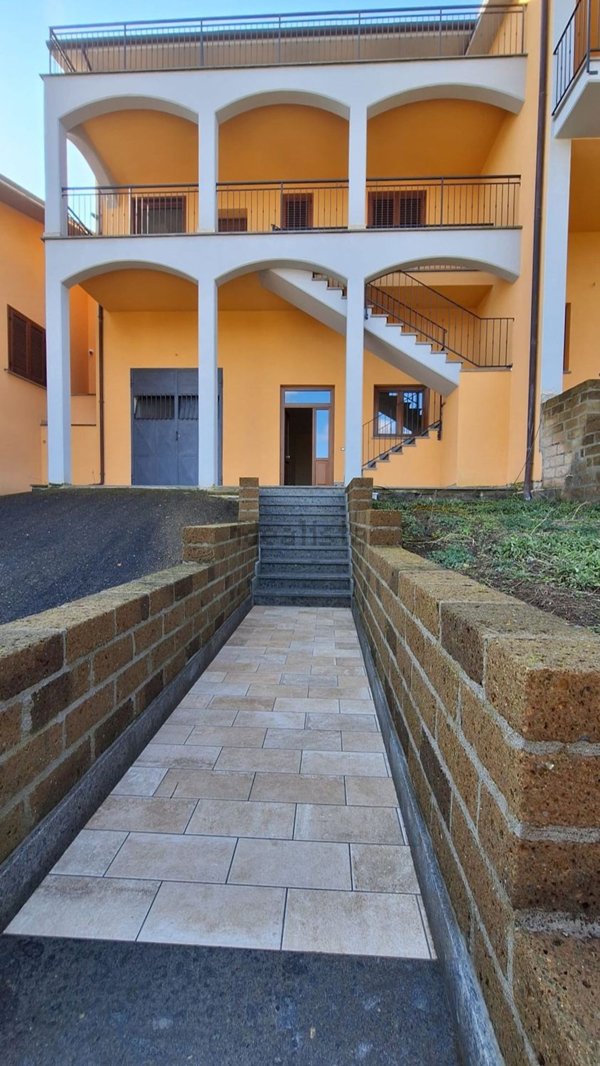 casa indipendente in vendita a Valentano