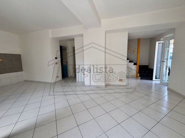 casa indipendente in vendita a Valentano in zona Villa delle Fontane