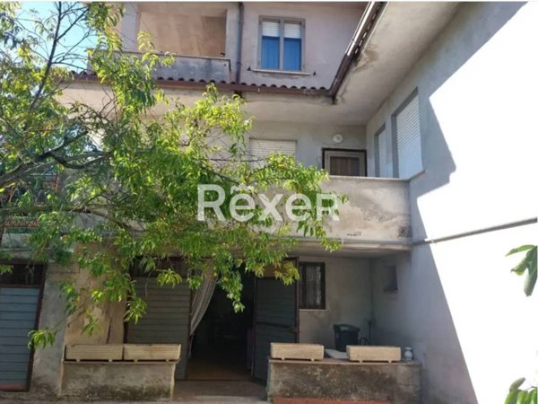 casa indipendente in vendita a Valentano in zona Villa delle Fontane