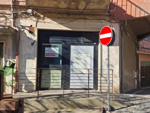negozio in vendita a Valentano