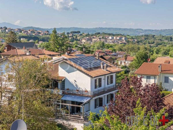 casa indipendente in vendita a Valentano