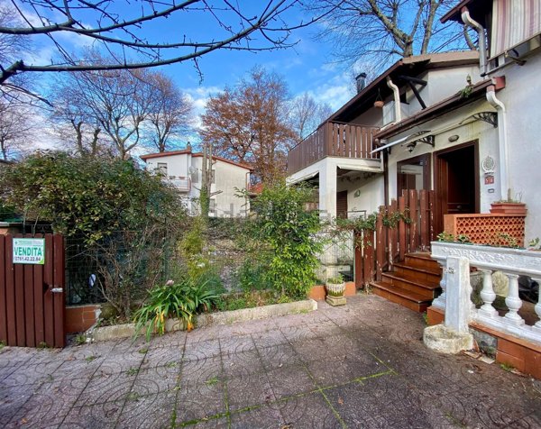 casa indipendente in vendita a Valentano