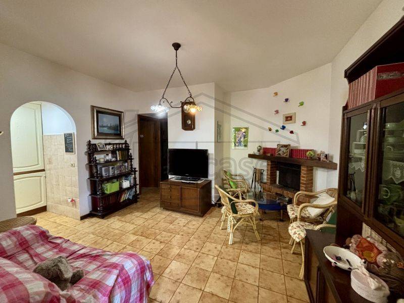 casa indipendente in vendita a Valentano