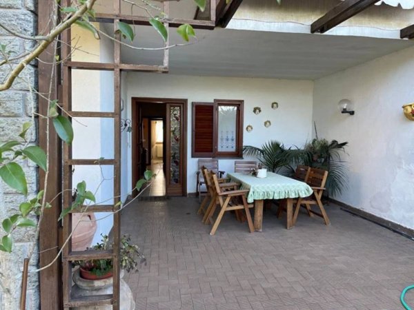 casa indipendente in vendita a Valentano