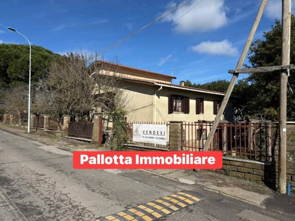 casa indipendente in vendita a Valentano