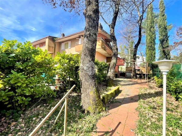 casa indipendente in vendita a Valentano