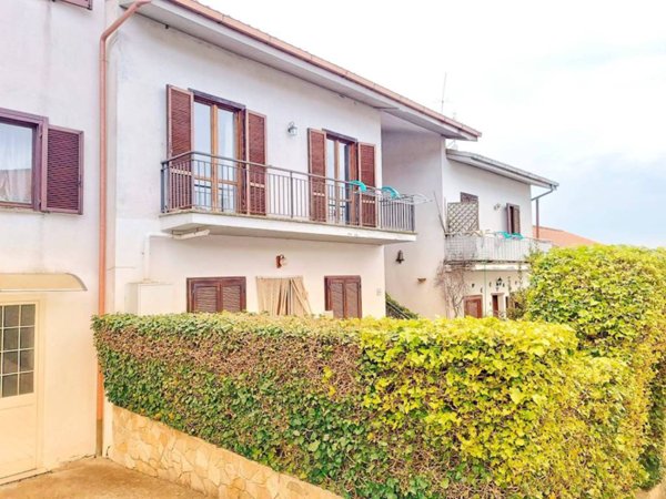 appartamento in vendita a Valentano