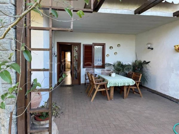 casa indipendente in vendita a Valentano