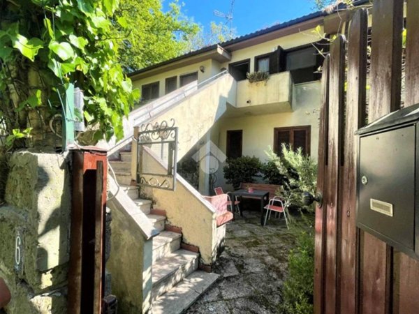 casa indipendente in vendita a Valentano