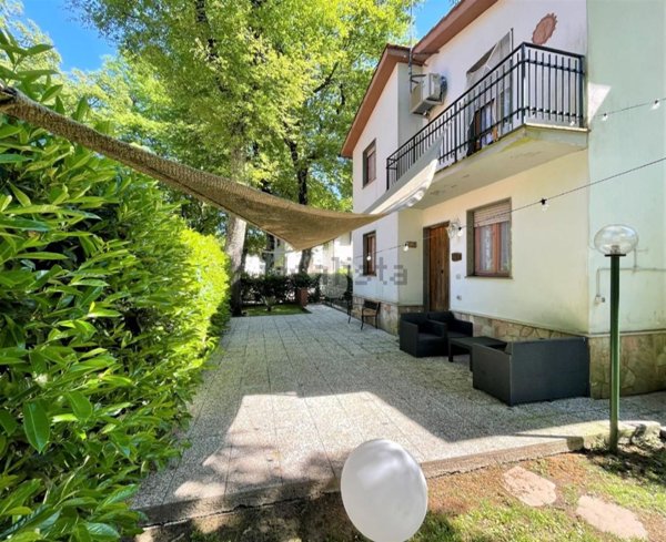 casa indipendente in vendita a Valentano