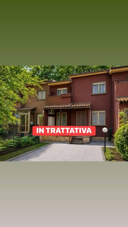 casa indipendente in vendita a Valentano in zona Villa delle Fontane