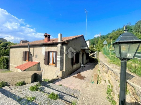 appartamento in vendita a Valentano in zona Villa delle Fontane