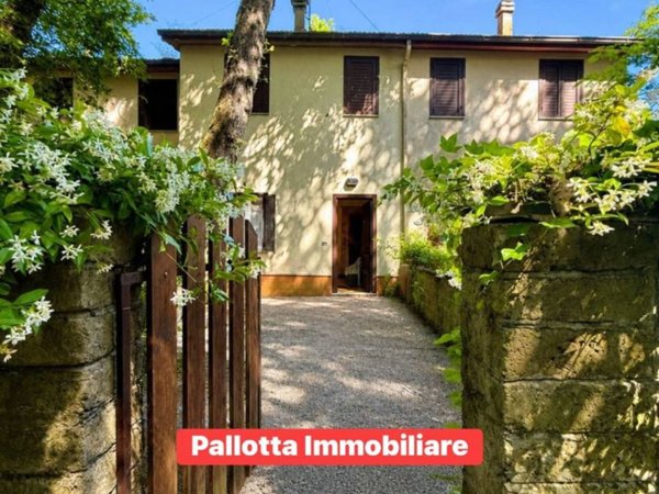 appartamento in vendita a Valentano in zona Villa delle Fontane