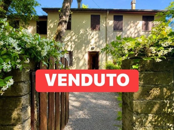 appartamento in vendita a Valentano in zona Villa delle Fontane