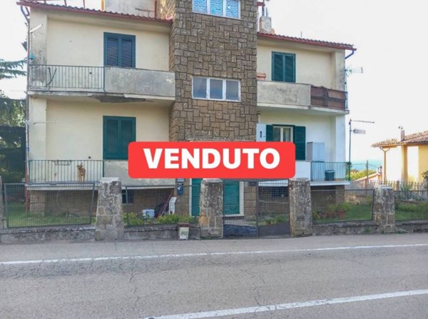 appartamento in vendita a Valentano in zona Villa delle Fontane