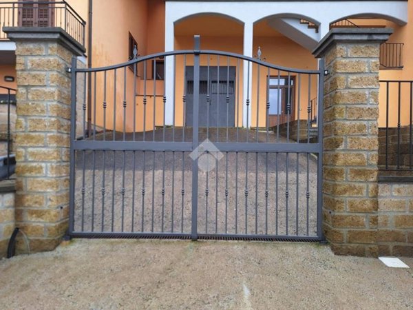 casa indipendente in vendita a Valentano in zona Villa delle Fontane