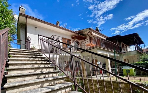 appartamento in vendita a Valentano in zona Villa delle Fontane
