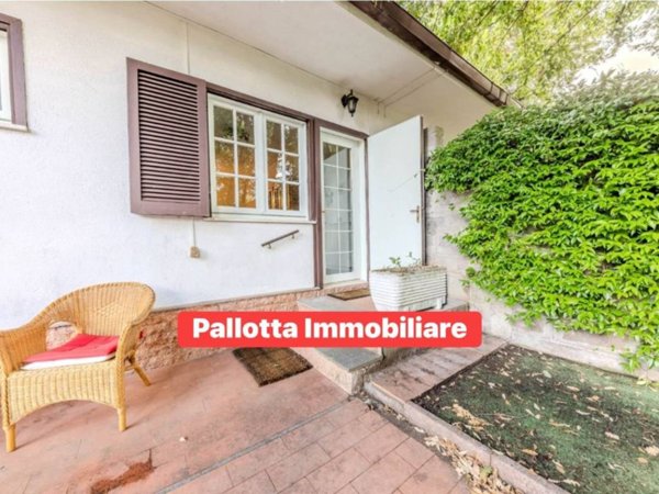 casa indipendente in vendita a Valentano in zona Villa delle Fontane