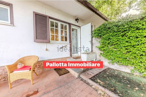 casa indipendente in vendita a Valentano in zona Villa delle Fontane