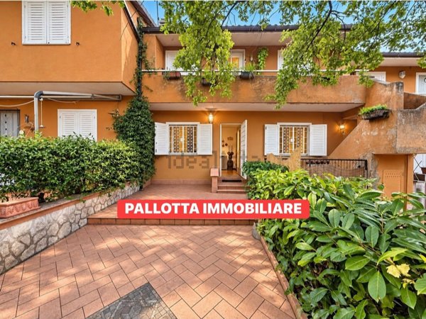 appartamento in vendita a Valentano in zona Villa delle Fontane