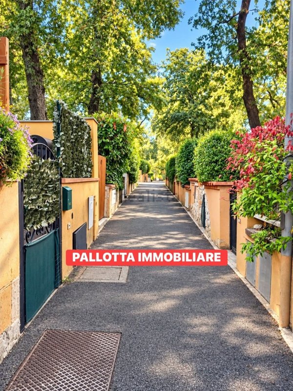 appartamento in vendita a Valentano in zona Villa delle Fontane