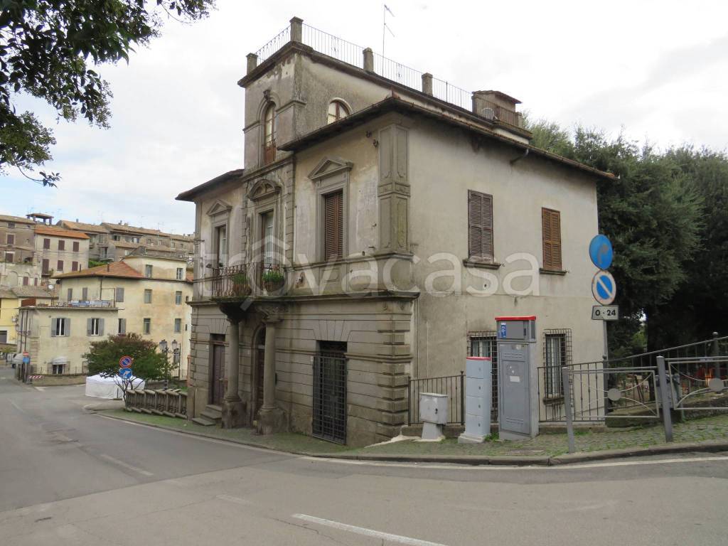 intera palazzina in vendita a Vallerano
