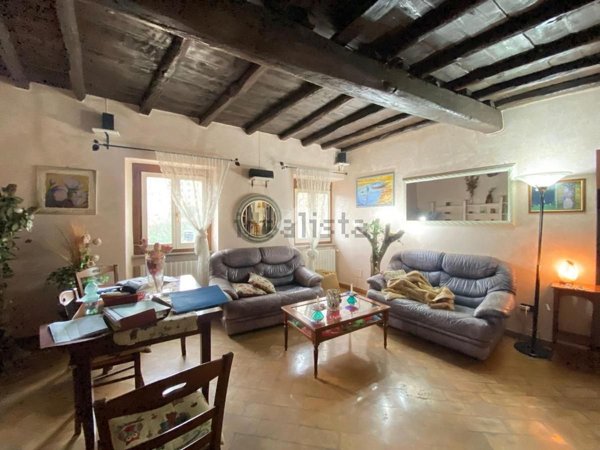 appartamento in vendita a Vallerano
