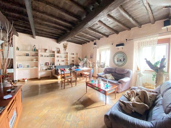 appartamento in vendita a Vallerano