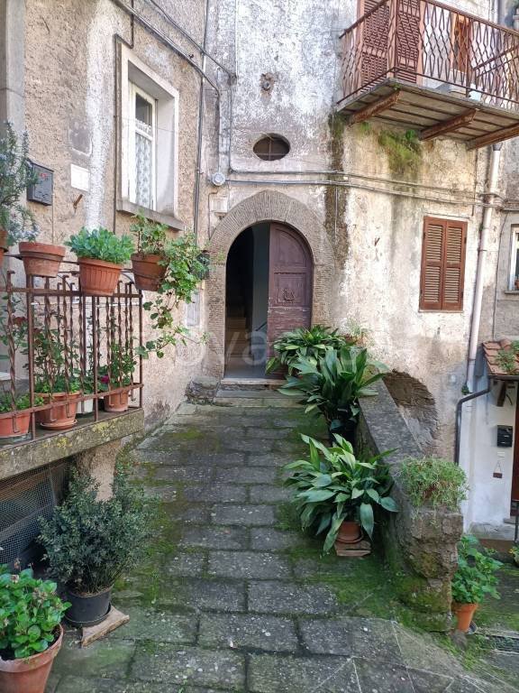 appartamento in vendita a Vallerano