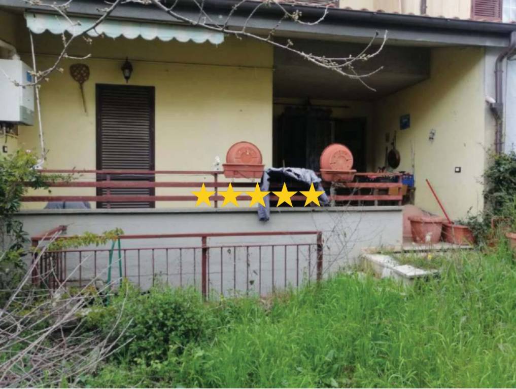 casa indipendente in vendita a Vallerano