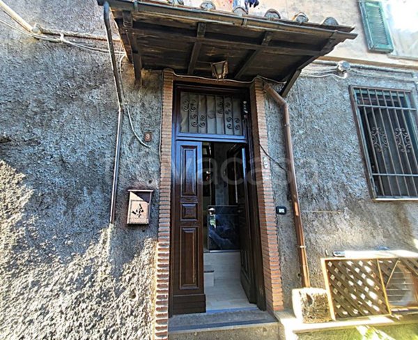 appartamento in vendita a Vallerano