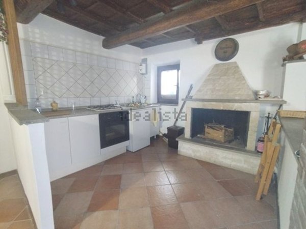 appartamento in vendita a Vallerano