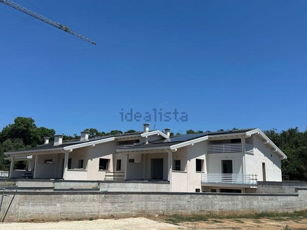 casa indipendente in vendita a Vallerano