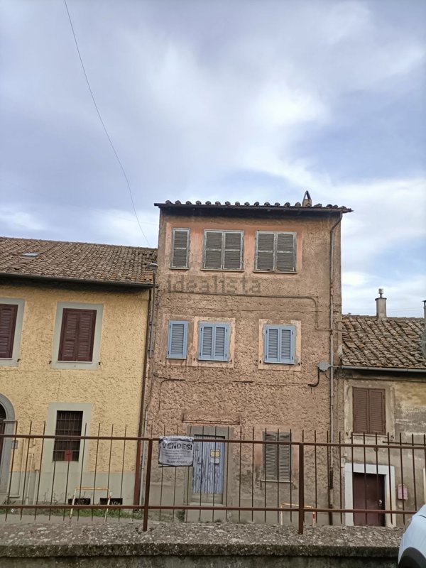 pentavano in vendita a Vallerano